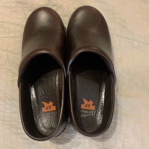 Dansko XP Clogs. Size 39.